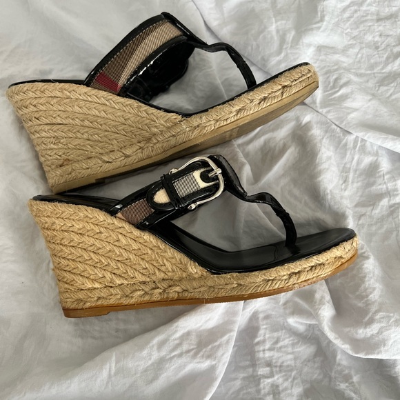 COPY - Authentic Burberry black wedges size 37 - Picture 3 of 7